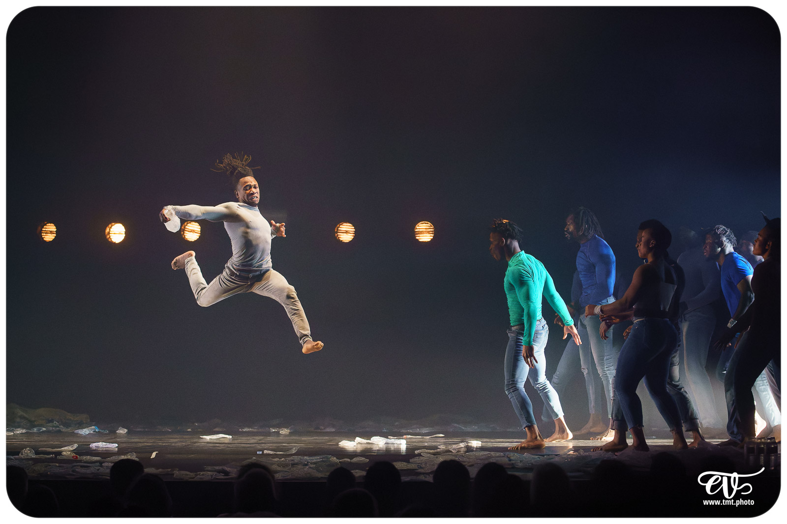 YÉ ! (L'EAU) (CIRCUS BAOBAB)